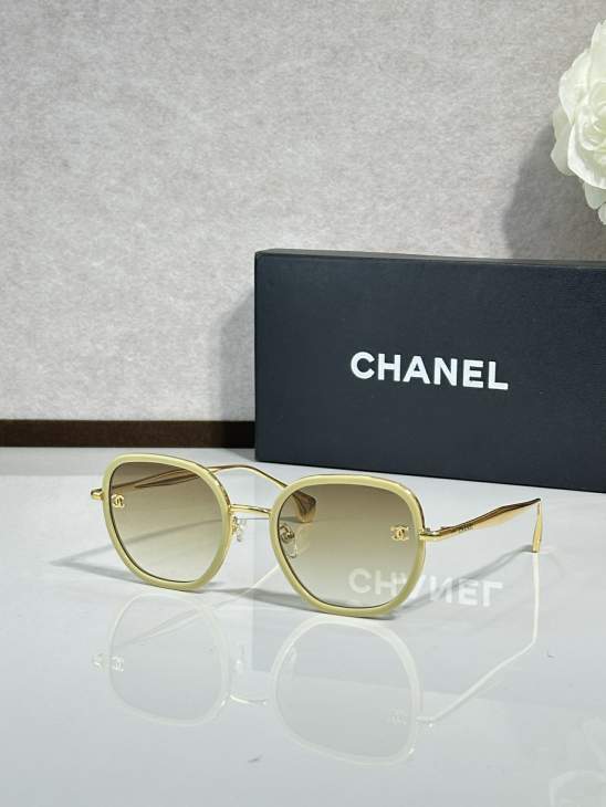 Picture of Chanel Sunglasses _SKUfw77364620fw